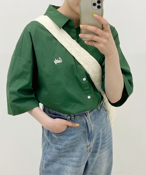 PairPair（ペアペア）の「刺繍入りレギュラーカラーシャツ(ユニセックス)（シャツ/ブラウス・メンズ・グレイッシュブルー/グリーン/イエロー/オフホワイト・MEDIUM/LARGE）」の21枚目の写真