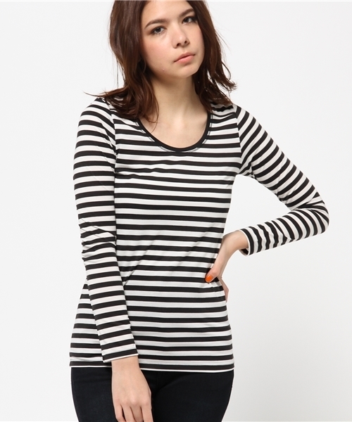 AZUL by moussy（アズールバイマウジー）の「TC天竺バックセンター切替R/N長袖PO（Tシャツ/カットソー・レディース・オフホワイト/ブルー/ブラック/ブラック系その他/ライム/ホワイト系その他・LARGE/SMALL/MEDIUM/X-SMALL）」の5枚目の写真