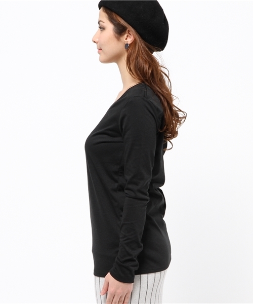 AZUL by moussy（アズールバイマウジー）の「TC天竺バックセンター切替R/N長袖PO（Tシャツ/カットソー・レディース・オフホワイト/ブルー/ブラック/ブラック系その他/ライム/ホワイト系その他・LARGE/SMALL/MEDIUM/X-SMALL）」の8枚目の写真