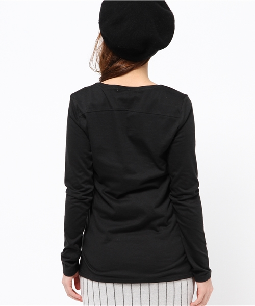 AZUL by moussy（アズールバイマウジー）の「TC天竺バックセンター切替R/N長袖PO（Tシャツ/カットソー・レディース・オフホワイト/ブルー/ブラック/ブラック系その他/ライム/ホワイト系その他・LARGE/SMALL/MEDIUM/X-SMALL）」の9枚目の写真