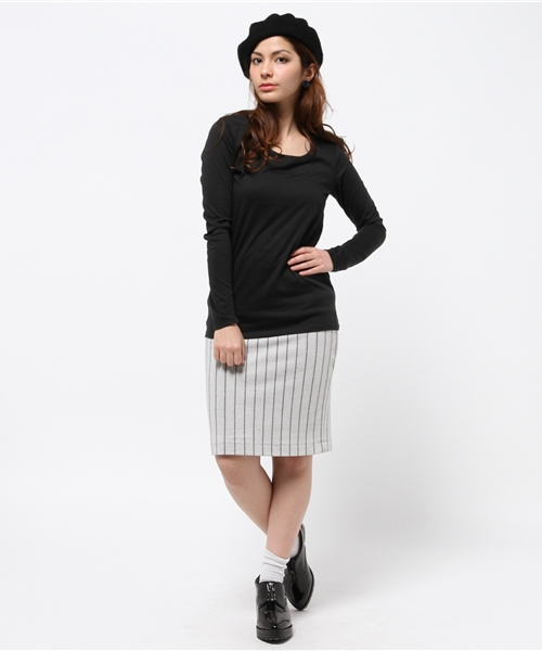 AZUL by moussy（アズールバイマウジー）の「TC天竺バックセンター切替R/N長袖PO（Tシャツ/カットソー・レディース・オフホワイト/ブルー/ブラック/ブラック系その他/ライム/ホワイト系その他・LARGE/SMALL/MEDIUM/X-SMALL）」の10枚目の写真