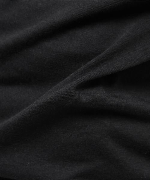 AZUL by moussy（アズールバイマウジー）の「TC天竺バックセンター切替R/N長袖PO（Tシャツ/カットソー・レディース・オフホワイト/ブルー/ブラック/ブラック系その他/ライム/ホワイト系その他・LARGE/SMALL/MEDIUM/X-SMALL）」の13枚目の写真