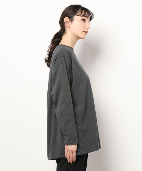 Samansa Mos2 blue（サマンサモスモスブルー）の「フォトプリント長袖Tシャツ（Tシャツ/カットソー・レディース・オフホワイト/サックスブルー/ピンク/ライトベージュ/チャコール・ﾌﾘ-）」の11枚目の写真