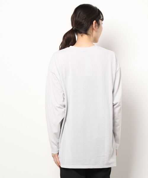 Samansa Mos2 blue（サマンサモスモスブルー）の「フォトプリント長袖Tシャツ（Tシャツ/カットソー・レディース・オフホワイト/サックスブルー/ピンク/ライトベージュ/チャコール・ﾌﾘ-）」の6枚目の写真