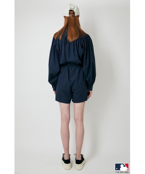 MOUSSY（マウジー）の「VOLUME SLEEVE ロンパース（つなぎ/オールインワン・レディース・ベージュ/オフホワイト/ダークネイビー・2/1）」の4枚目の写真