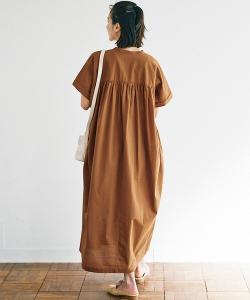 avecmoi(アヴェクモワ)の「【佐藤かなさんプロデュース】 アヴェクモワ ギャザーワンピース〈キャメル〉(ワンピース・レディース・キャメル・MEDIUM/LARGE/X-LARGE/SMALL)」の4枚目の写真