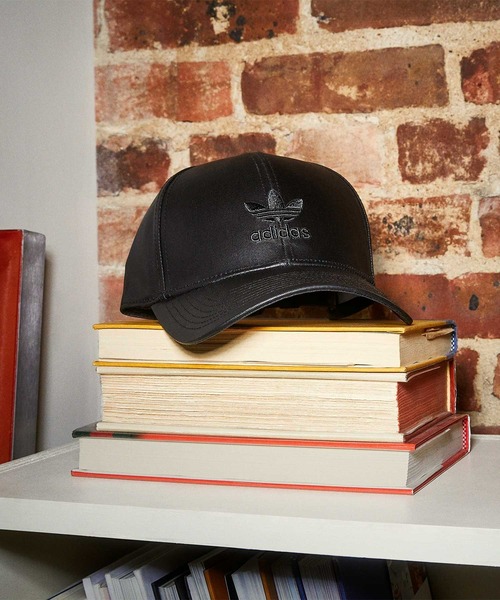 adidas(アディダス)の「adidas BASEBALL CAP / アディダス ベースボール キャップ(キャップ・メンズ・ブラック・M)」の1枚目の写真