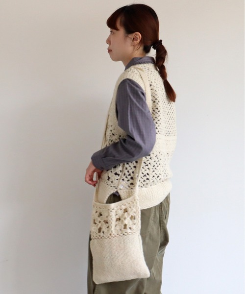 chambre de charme（シャンブルドゥシャーム）の「cdc ネパールハンドニット ポシェット（ショルダーバッグ・レディース・ホワイト・FREE）」の4枚目の写真