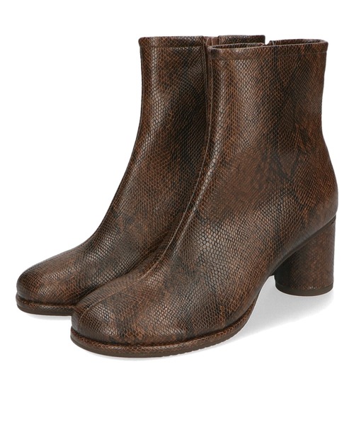 ORiental TRaffic（オリエンタルトラフィック）の「オブリークトゥラウンドヒールブーツ 21403（ブーツ・レディース・ブラック/ブラウン/カーキ・LL/S/M/L/3L/SS）」の15枚目の写真