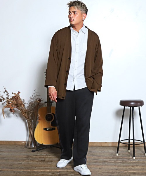 LUXSTYLE(ラグスタイル)の「ボタン付きVネックカーディガン(カーディガン/ボレロ・メンズ・チャコール/ネイビー/ブラウン/ブラック・L/M)」の8枚目の写真