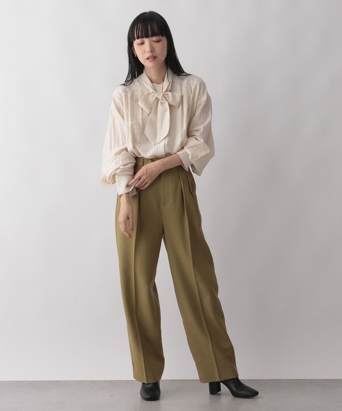 ＡＬＯＥです。 LOWRYS FARM（ローリーズファーム）の「ボウタイブラウス 172266