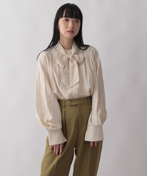 はる LOWRYS FARM（ローリーズファーム）の「ボウタイブラウス 172266