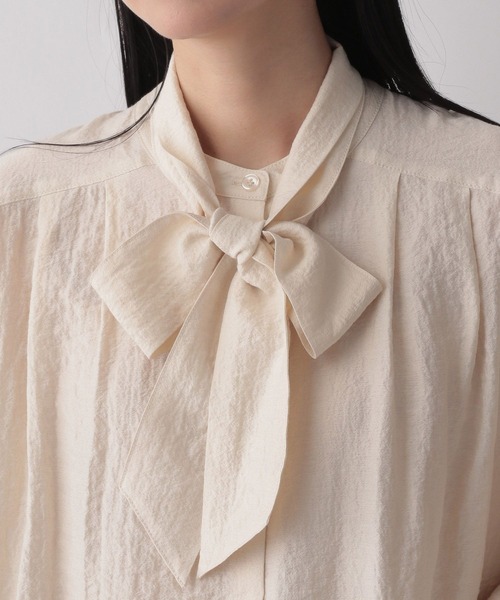 LOWRYS FARM（ローリーズファーム）の「ボウタイブラウス　172266（シャツ/ブラウス・レディース・アイボリー/グレー/ブルー・FREE）」の12枚目の写真