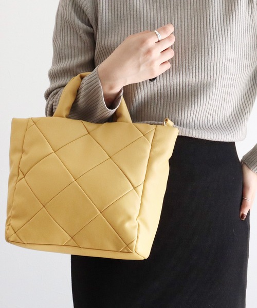 reca（レカ）の「パファー合皮パッチワーク2wayショルダー（ショルダーバッグ・レディース・ベージュ/イエロー/グリーン/ブラック・ONE SIZE）」の6枚目の写真