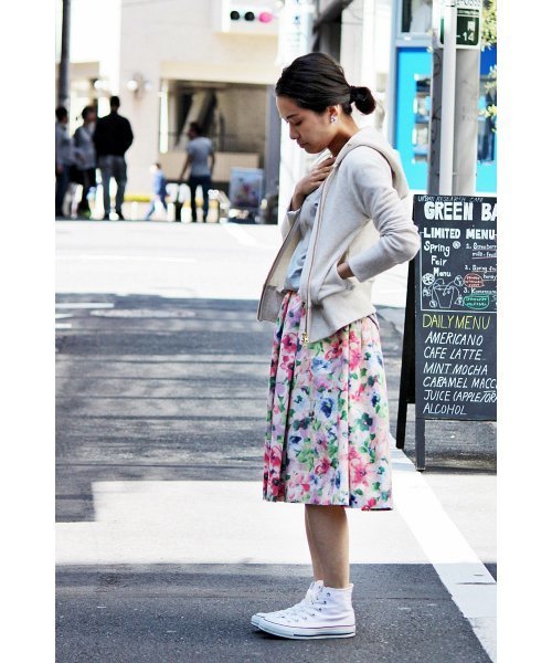 La TOTALITE（ラトータリテ）の「サトウサンコラボ.フラワーフレアースカート。（スカート・レディース・ネイビー/ピンク・38/36）」の20枚目の写真