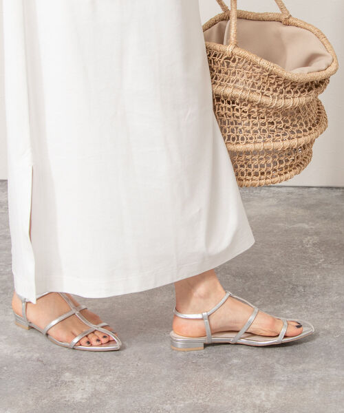 NOLLEY’S（ノーリーズ）の「ポインテッドラインサンダル（サンダル・レディース・オフホワイト/シルバー/ブラック・23/23.5/24）」の11枚目の写真