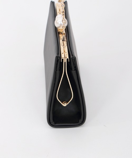 axes femme（アクシーズファム）の「パール金具クラッチバッグ（クラッチバッグ・レディース・ベージュ/ブラック・FREE）」の9枚目の写真