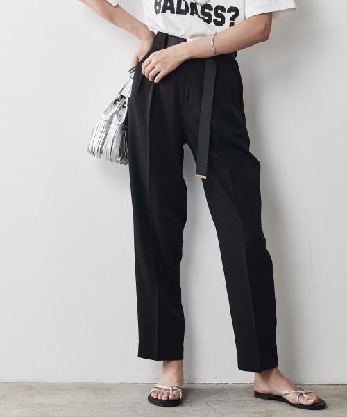 CHIC STYLE（シックスタイル）の「＜大きいサイズ＞ベルト付テーパードパンツ シックスタイル（その他パンツ・レディース・ブラック/モカ・L/LL/4L/5L/3L）」の4枚目の写真