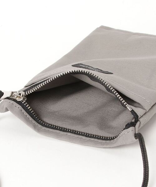 STANDARD SUPPLY(スタンダードサプライ)の「STANDARD SUPPLY/スタンダードサプライ スリングパース M SLING PURSE M(ショルダーバッグ・レディース・ブラック/チャコールグレー/グレー/グレイッシュベージュ/ネイビー/モカ/サンドベージュ/ブラウン/アイボリー/ケリーグリーン/グレイッシュブルー/ライトパープル/ダークブラウン/ミント/ボルドー・FREE)」の18枚目の写真