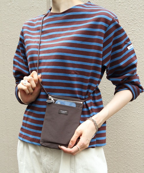STANDARD SUPPLY(スタンダードサプライ)の「STANDARD SUPPLY/スタンダードサプライ スリングパース M SLING PURSE M(ショルダーバッグ・レディース・ブラック/チャコールグレー/グレー/グレイッシュベージュ/ネイビー/モカ/サンドベージュ/ブラウン/アイボリー/ケリーグリーン/グレイッシュブルー/ライトパープル/ダークブラウン/ミント/ボルドー・FREE)」の5枚目の写真