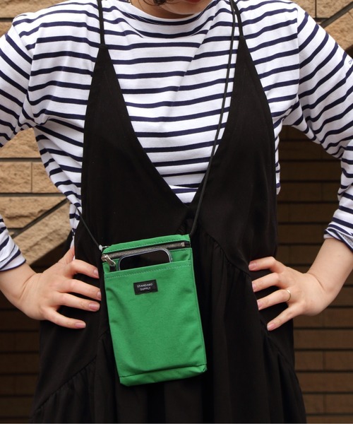 STANDARD SUPPLY(スタンダードサプライ)の「STANDARD SUPPLY/スタンダードサプライ スリングパース M SLING PURSE M(ショルダーバッグ・レディース・ブラック/チャコールグレー/グレー/グレイッシュベージュ/ネイビー/モカ/サンドベージュ/ブラウン/アイボリー/ケリーグリーン/グレイッシュブルー/ライトパープル/ダークブラウン/ミント/ボルドー・FREE)」の11枚目の写真