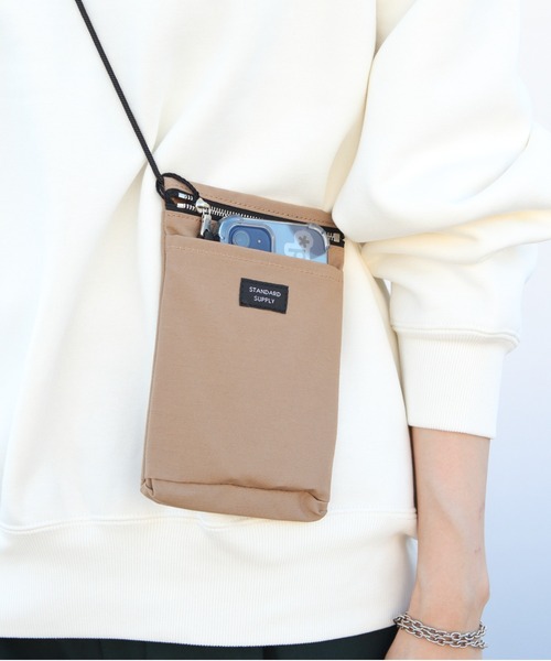 STANDARD SUPPLY(スタンダードサプライ)の「STANDARD SUPPLY/スタンダードサプライ スリングパース M SLING PURSE M(ショルダーバッグ・レディース・ブラック/チャコールグレー/グレー/グレイッシュベージュ/ネイビー/モカ/サンドベージュ/ブラウン/アイボリー/ケリーグリーン/グレイッシュブルー/ライトパープル/ダークブラウン/ミント/ボルドー・FREE)」の8枚目の写真