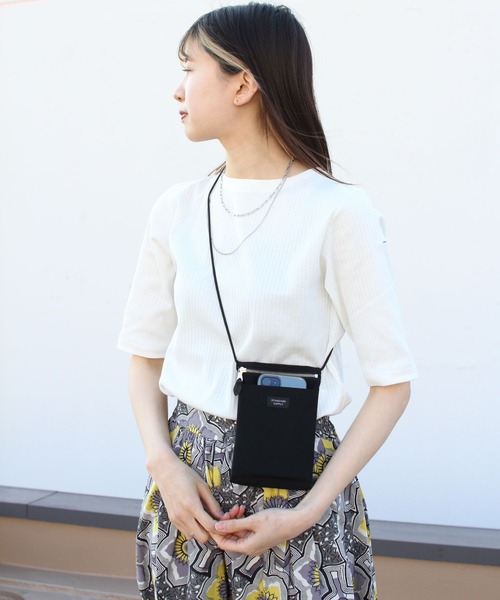 STANDARD SUPPLY(スタンダードサプライ)の「STANDARD SUPPLY/スタンダードサプライ スリングパース M SLING PURSE M(ショルダーバッグ・レディース・ブラック/チャコールグレー/グレー/グレイッシュベージュ/ネイビー/モカ/サンドベージュ/ブラウン/アイボリー/ケリーグリーン/グレイッシュブルー/ライトパープル/ダークブラウン/ミント/ボルドー・FREE)」の20枚目の写真