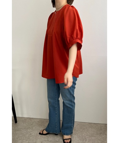 palm RICHE(ポームリシュ)の「スパンブロードタックブラウス(シャツ/ブラウス・レディース・ブラック/オレンジ/ブルー/オフホワイト・M)」の17枚目の写真