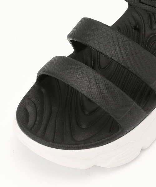 179/WG（イチナナキュウダブルジー）の「SKECHERSストラップ式スニーカーサンダル（サンダル・レディース・ブラック・23.0cm）」の9枚目の写真