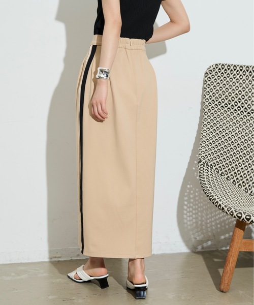 新品⭐️タグ付き❤️S サイズ ANEW レディース　スカート ベージュ THE YOn（ザヨン）の「サイドラインタックコクーンジャージースカート