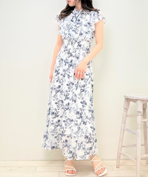 INGNI（イング）の「花柄フリルノースリ／ワンピース（ワンピース・レディース・ホワイト×ネイビー/グレー/ブラウン・M）」の18枚目の写真