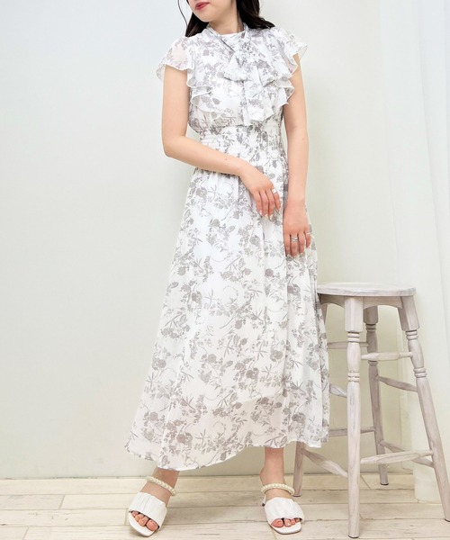 INGNI（イング）の「花柄フリルノースリ／ワンピース（ワンピース・レディース・ホワイト×ネイビー/グレー/ブラウン・M）」の20枚目の写真