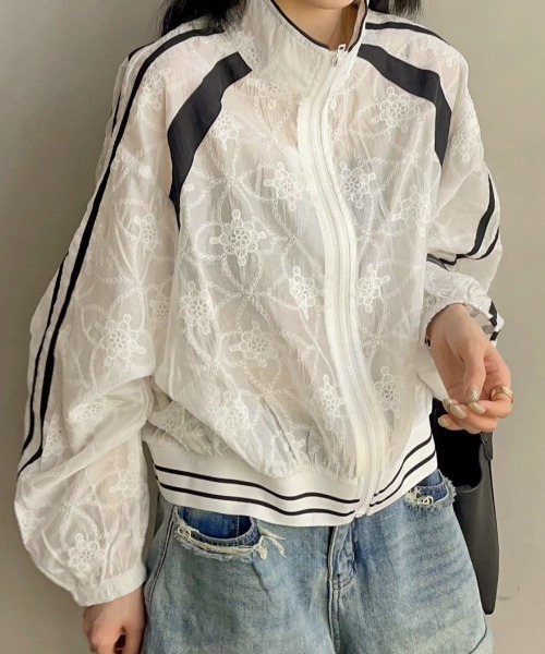 DIAVEL（ディアベル）の「【新色追加 】刺繍シアー素材ブルゾン（ブルゾン・レディース・アイボリー/ブラック・M）」の9枚目の写真