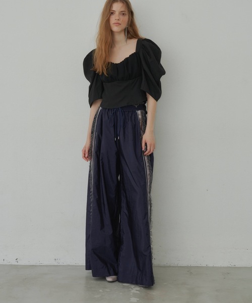 J1U by LA BELLE ETUDE（ジユウバイラベルエチュード）の「デザインスリーブバッグリボンコルセットブラウス（シャツ/ブラウス・レディース・ホワイト/ブラック・FREE）」の5枚目の写真