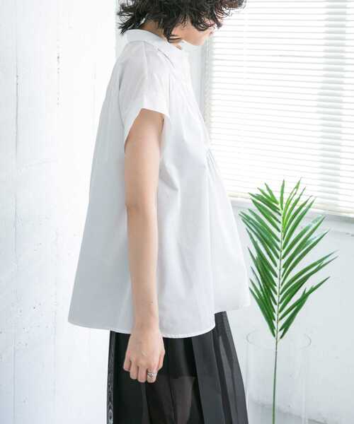 KBF（ケイビーエフ）の「タックフレアスリーブレスブラウス（シャツ/ブラウス・レディース・ブラック/オフホワイト/ブルー系その他・ONE）」の4枚目の写真