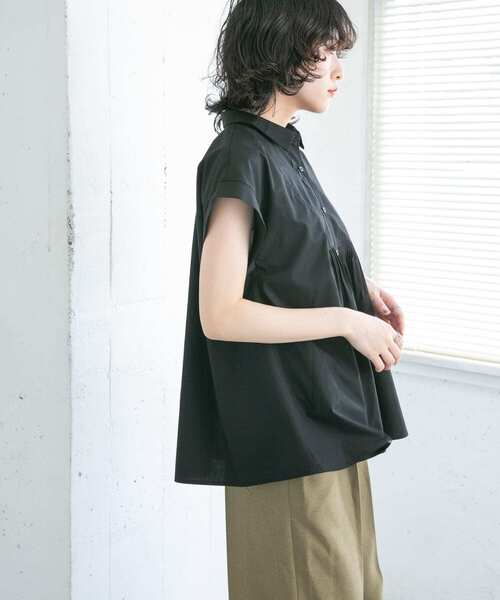 KBF（ケイビーエフ）の「タックフレアスリーブレスブラウス（シャツ/ブラウス・レディース・ブラック/オフホワイト/ブルー系その他・ONE）」の21枚目の写真