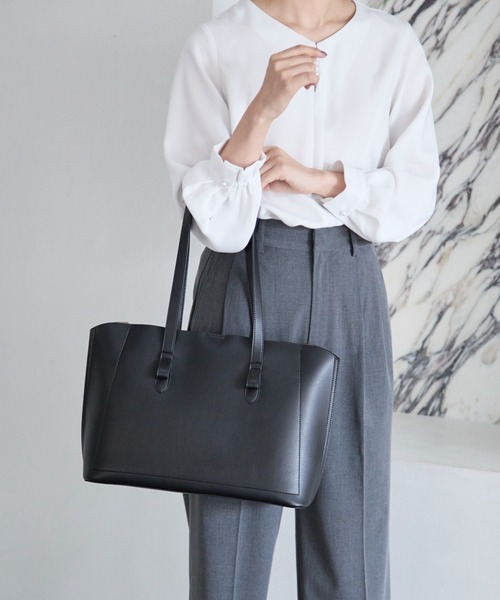 GLOBAL WORK(グローバルワーク)の「スペ軽6ポケA4トート/962881(トートバッグ・レディース・アイボリー/ブルー/ブラック/ベージュ/ホワイト系その他/ブラック系その他・FREE)」の4枚目の写真