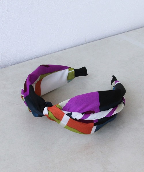 Three Four Time（ｽﾘｰﾌｫｰﾀｲﾑ）の「カラーブロッククロスカチューシャ（カチューシャ・レディース・ブルー/ピンク/イエロー・FREE）」の8枚目の写真