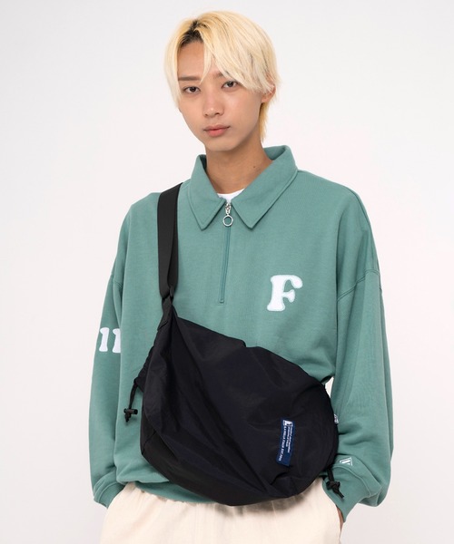 FILA（フィラ）の「FILA フィラ WEB限定 別注 ワンポイント デザイン ロゴ アップリケ 刺繍 オーバーサイズ 長袖 ハーフジップ スウェット トレーナー 裏毛（スウェット・メンズ・ピーコックグリーン系/ブラック/アッシュグレー・L/M/LL）」の4枚目の写真