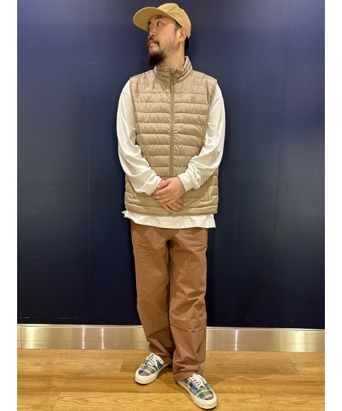 GAP（ギャップ）の「コールドコントロール パファーベスト(ユニセックス)（ダウンベスト・メンズ・ベージュ/ブルー/ブラック・S/M/XS/L/XL）」の9枚目の写真