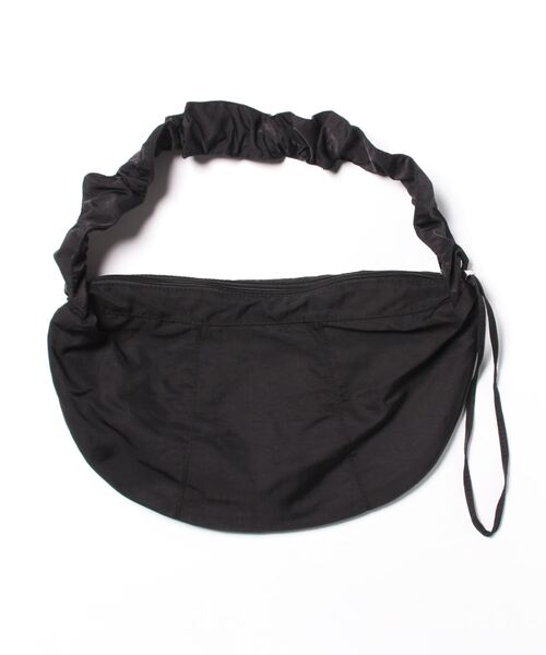 cepo（セポ）の「シャーリングショルダーバッグ（ショルダーバッグ・レディース・オフホワイト/ブラック・FREE）」の4枚目の写真