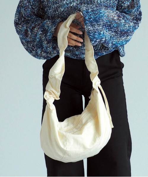 cepo（セポ）の「シャーリングショルダーバッグ（ショルダーバッグ・レディース・オフホワイト/ブラック・FREE）」の9枚目の写真