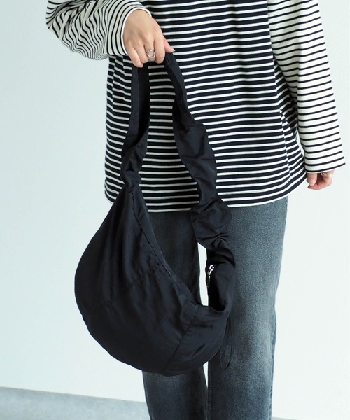 cepo（セポ）の「シャーリングショルダーバッグ（ショルダーバッグ・レディース・オフホワイト/ブラック・FREE）」の20枚目の写真