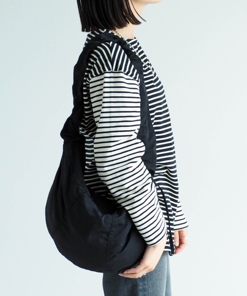 cepo（セポ）の「シャーリングショルダーバッグ（ショルダーバッグ・レディース・オフホワイト/ブラック・FREE）」の17枚目の写真