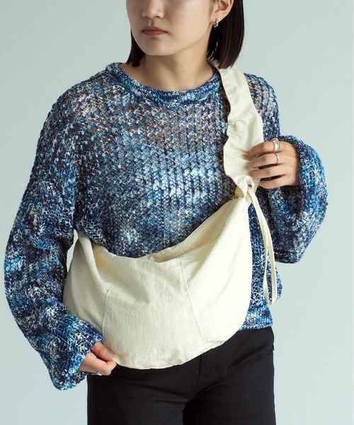 cepo（セポ）の「シャーリングショルダーバッグ（ショルダーバッグ・レディース・オフホワイト/ブラック・FREE）」の3枚目の写真