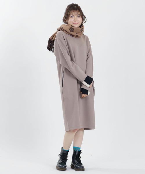 MARY QUANT（マリークワント）の「バイカラーニット ハンドウォーマー