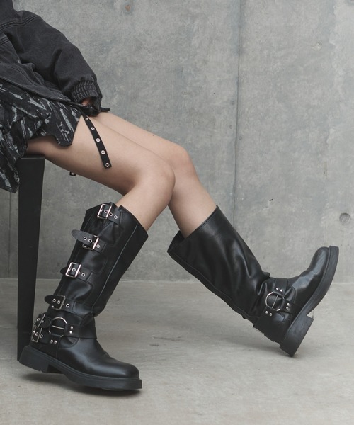 UGGのスタッズ付きエンジニアブーツ「W FABRIZIA STUDS」黒　23 UGGのスタッズ付きエンジニアブーツ「W FABRIZIA STUDS」黒 23