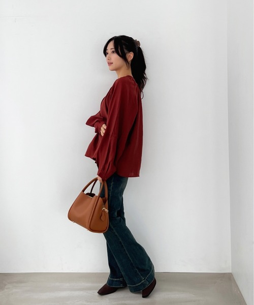 Olu.（オルドット）の「ウォッシュカラーストレッチフレアデニム（デニムパンツ・レディース・ライトブルー/ダークブルー/ブルー・0/1）」の11枚目の写真