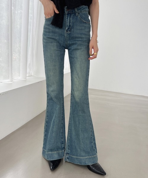 Olu.（オルドット）の「ウォッシュカラーストレッチフレアデニム（デニムパンツ・レディース・ライトブルー/ダークブルー/ブルー・0/1）」の20枚目の写真