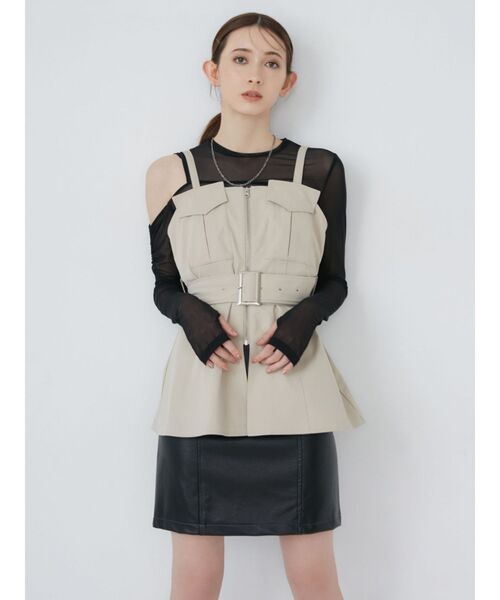 MURUA（ムルーア）の「フェイクレザーフラップミニスカート（スカート・レディース・アイボリー/ブラック/グレー・1/2）」の7枚目の写真